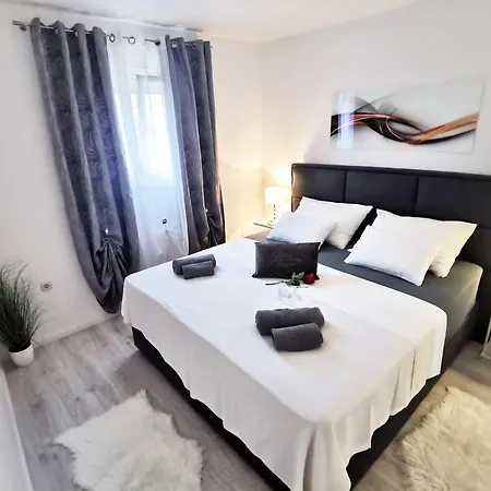Apartment Toni With Private Parking Zadar Exterior foto
