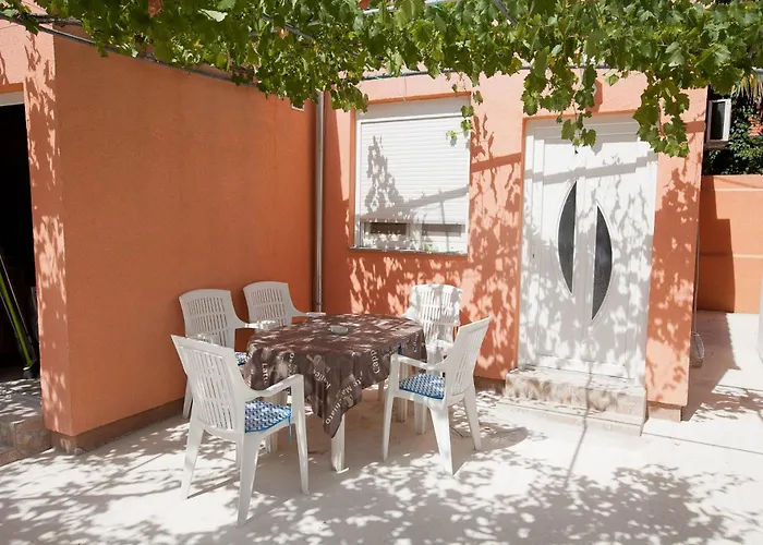 Apartment Toni With Private Parking