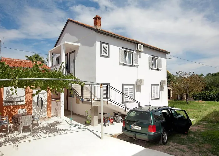 Apartment Toni With Private Parking