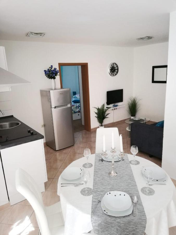 Apartmán Toni With Private Parking